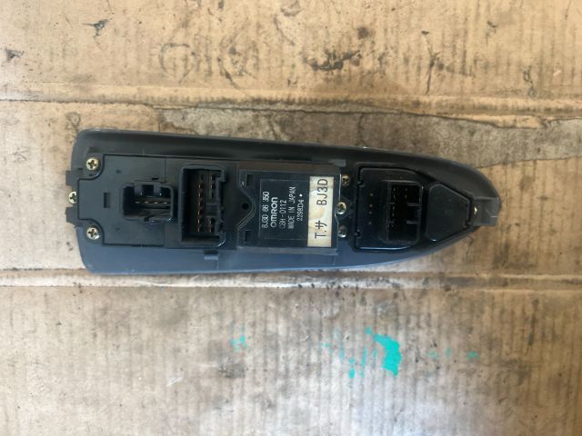 bontott MAZDA 323 Bal első Ablakemelő Kapcsoló