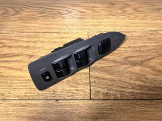 bontott MAZDA 323 Bal első Ablakemelő Kapcsoló