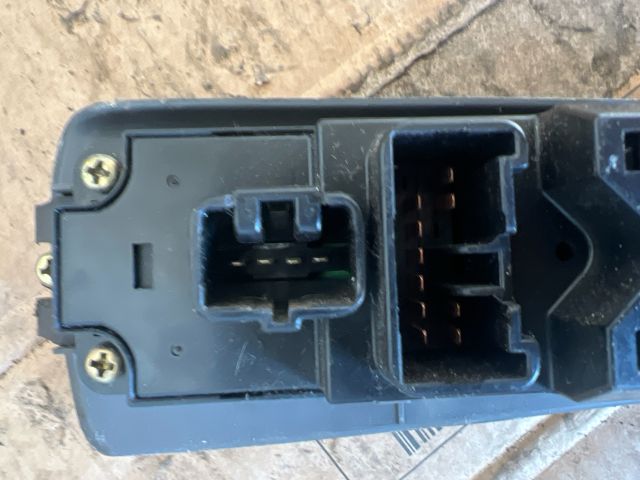 bontott MAZDA 323 Bal első Ablakemelő Kapcsoló