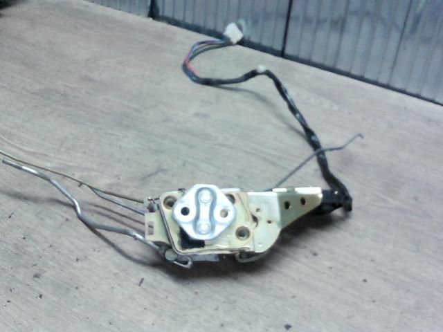 bontott MAZDA 323 Bal első Ajtózár