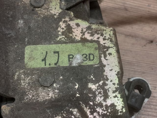 bontott MAZDA 323 Bal első Ajtózár