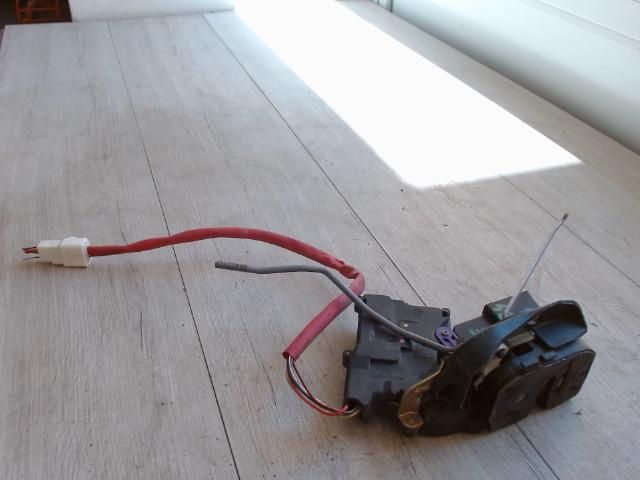 bontott MAZDA 323 Bal első Ajtózár