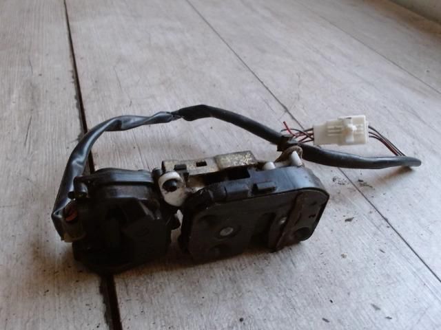 bontott MAZDA 323 Bal első Ajtózár