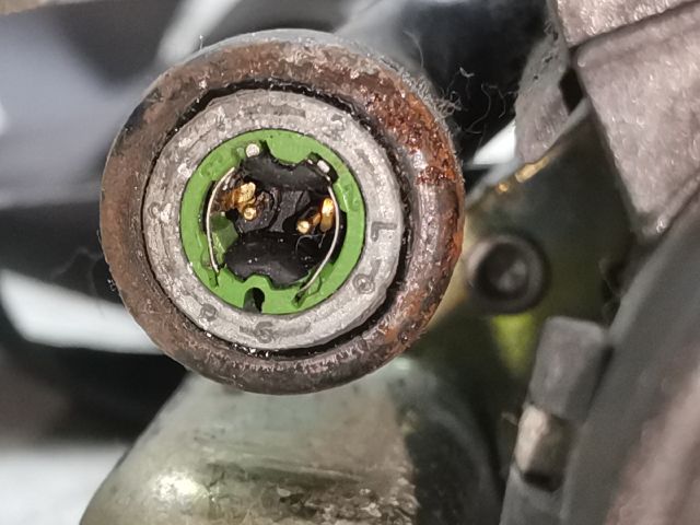 bontott MAZDA 323 Bal első Biztonsági Öv