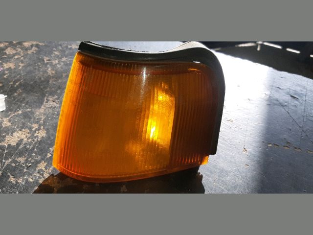 bontott MAZDA 323 Bal első Irányjelző