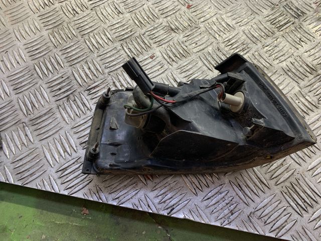 bontott MAZDA 323 Bal első Irányjelző