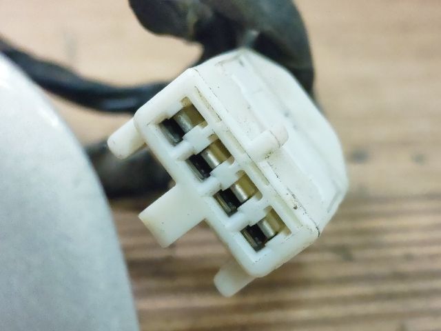 bontott MAZDA 323 Bal első Külső Kilincs