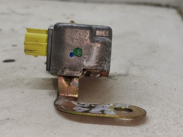 bontott MAZDA 323 Bal első Oldal Ütközés Érzékelő