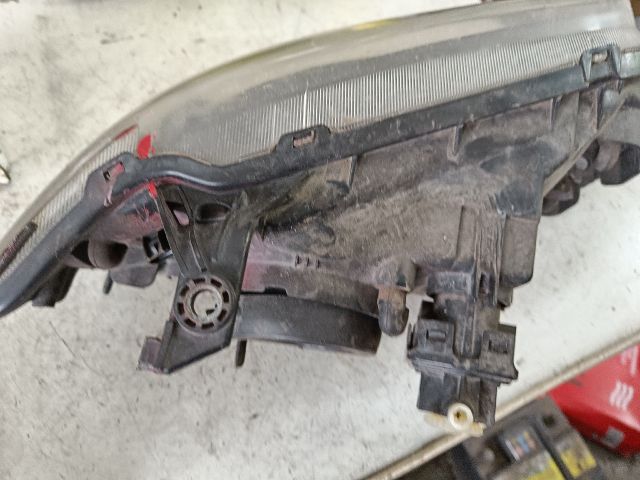 bontott MAZDA 323 Bal Fényszóró