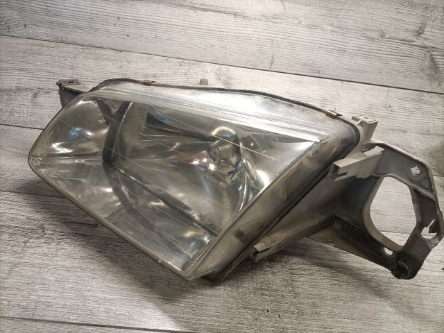 bontott MAZDA 323 Bal Fényszóró