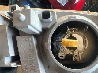 bontott MAZDA 323 Bal Fényszóró