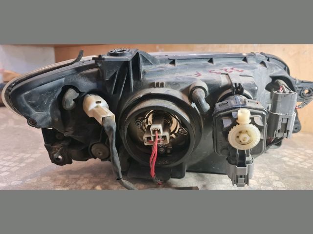 bontott MAZDA 323 Bal Fényszóró