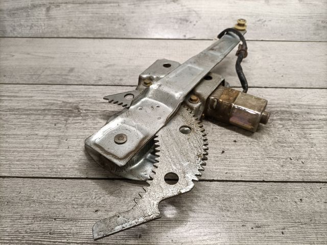 bontott MAZDA 323 Bal hátsó Ablakemelő Szerkezet (Elektromos)