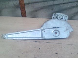 bontott MAZDA 323 Bal hátsó Ablakemelő Szerkezet (Mechanikus)