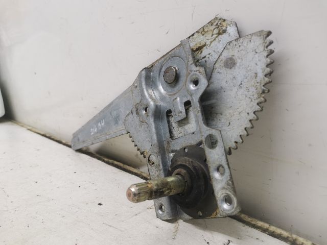 bontott MAZDA 323 Bal hátsó Ablakemelő Szerkezet (Mechanikus)