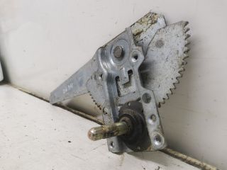 bontott MAZDA 323 Bal hátsó Ablakemelő Szerkezet (Mechanikus)