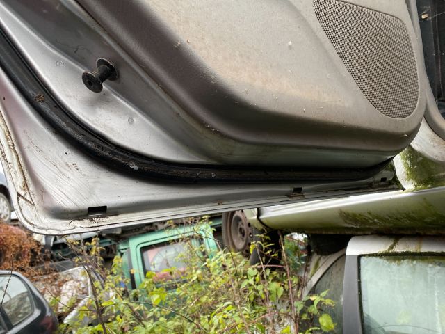 bontott MAZDA 323 Bal hátsó Ajtó (Üres lemez)