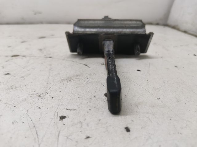 bontott MAZDA 323 Bal hátsó Ajtóhatároló