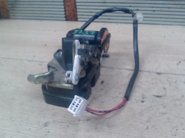 bontott MAZDA 323 Bal hátsó Ajtózár