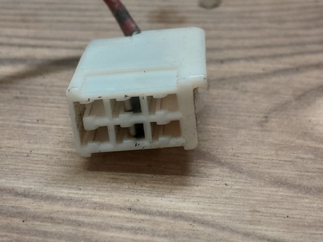 bontott MAZDA 323 Bal hátsó Ajtózár