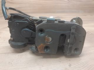 bontott MAZDA 323 Bal hátsó Ajtózár