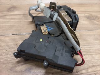 bontott MAZDA 323 Bal hátsó Ajtózár