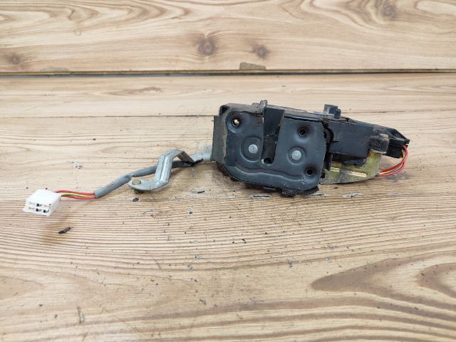 bontott MAZDA 323 Bal hátsó Ajtózár