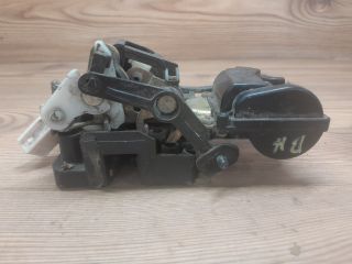 bontott MAZDA 323 Bal hátsó Ajtózár