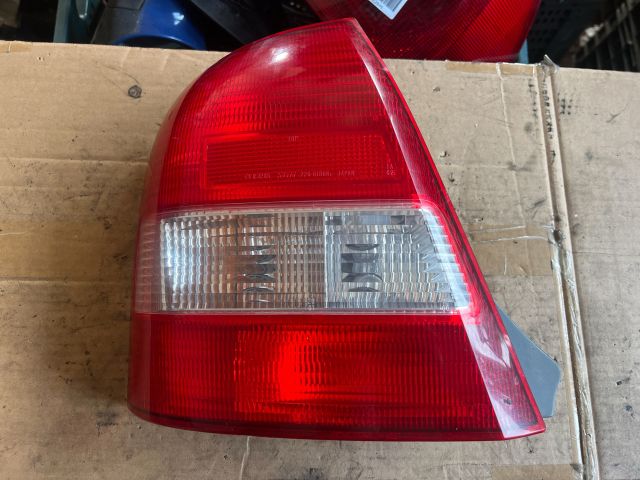 bontott MAZDA 323 Bal Hátsó Lámpa