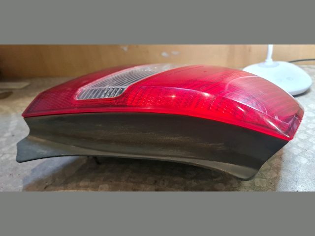 bontott MAZDA 323 Bal Hátsó Lámpa