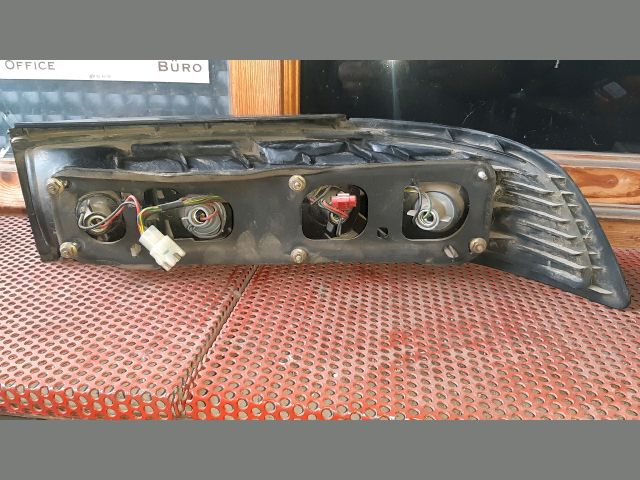 bontott MAZDA 323 Bal Hátsó Lámpa