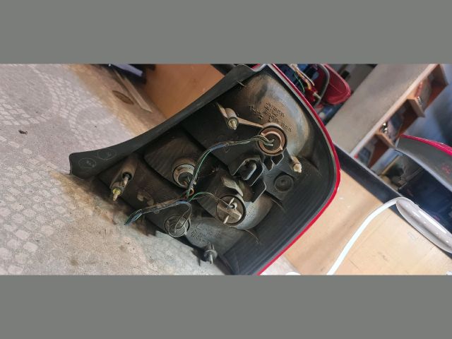 bontott MAZDA 323 Bal Hátsó Lámpa