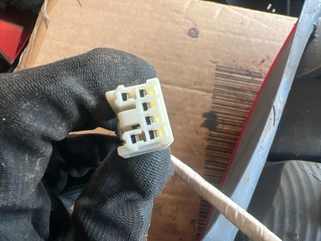 bontott MAZDA 323 Bal Hátsó Lámpa