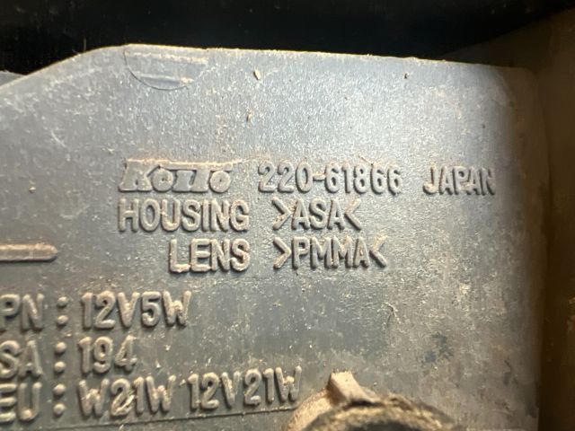 bontott MAZDA 323 Bal Hátsó Lámpa