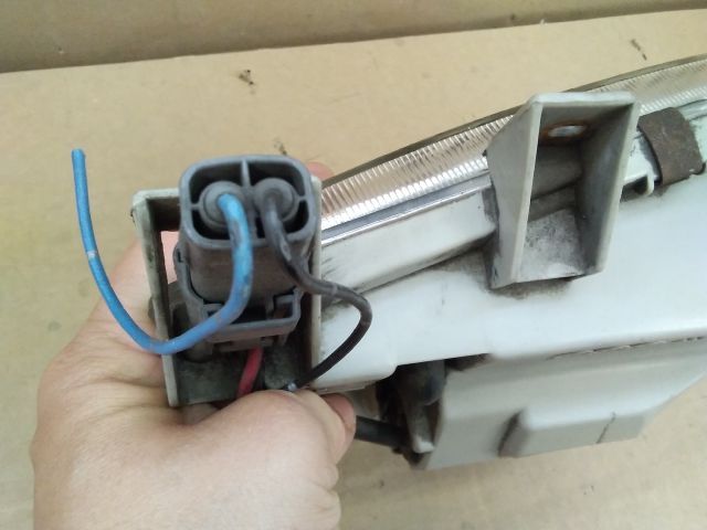 bontott MAZDA 323 Bal Ködfényszóró