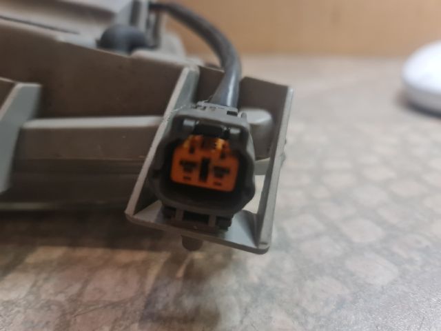 bontott MAZDA 323 Bal Ködfényszóró