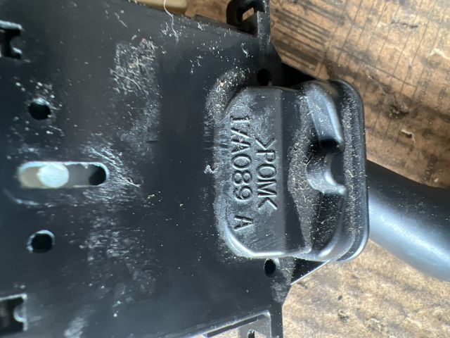 bontott MAZDA 323 Bal Kormánykapcsoló Irányjelző