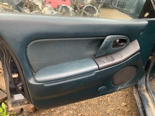 bontott MAZDA 323 Bal Napellenző