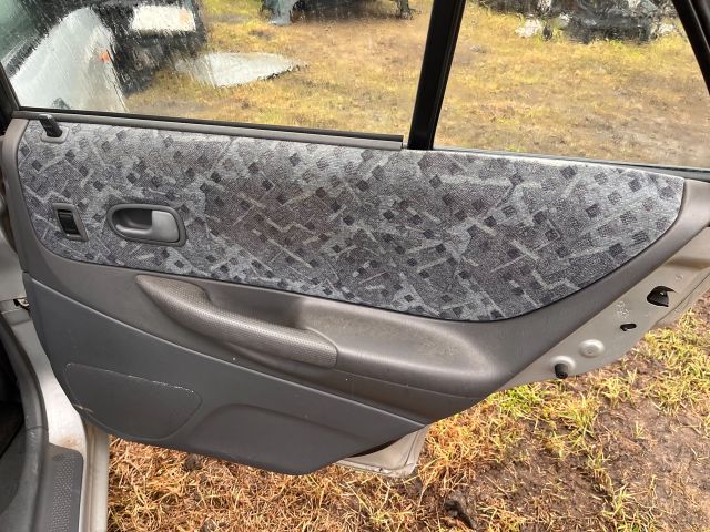 bontott MAZDA 323 Bal Napellenző