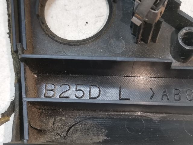 bontott MAZDA 323 Bal Visszapillantó Tükör Talp Burkolat