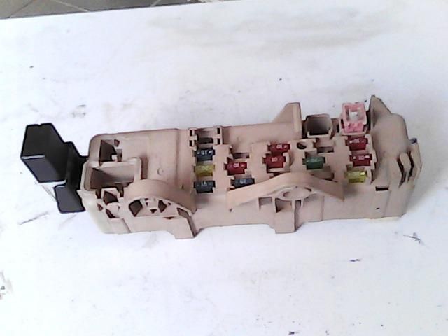 bontott MAZDA 323 Biztosítéktábla Doboz