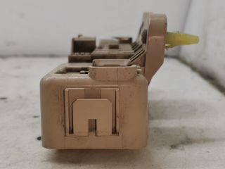 bontott MAZDA 323 Biztosítéktábla Utastér