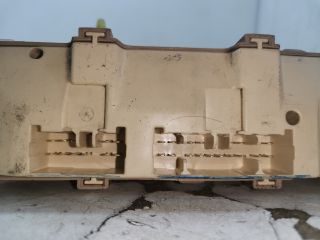 bontott MAZDA 323 Biztosítéktábla Utastér