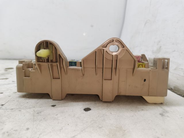 bontott MAZDA 323 Biztosítéktábla Utastér