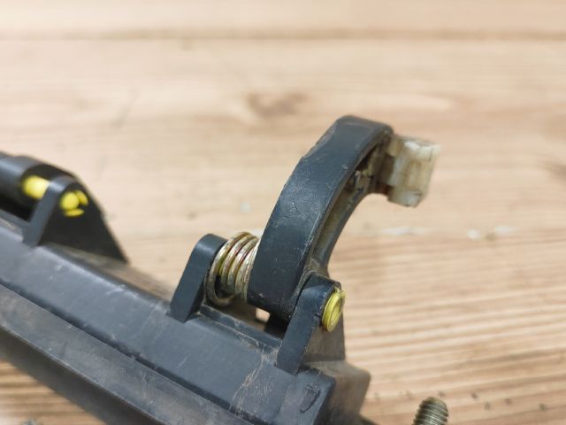 bontott MAZDA 323 Csomagtér Nyitó Kar / Gomb