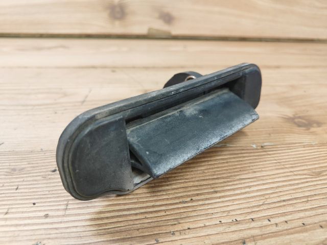 bontott MAZDA 323 Csomagtér Nyitó Kar / Gomb