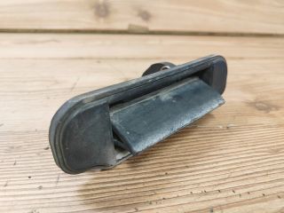 bontott MAZDA 323 Csomagtér Nyitó Kar / Gomb