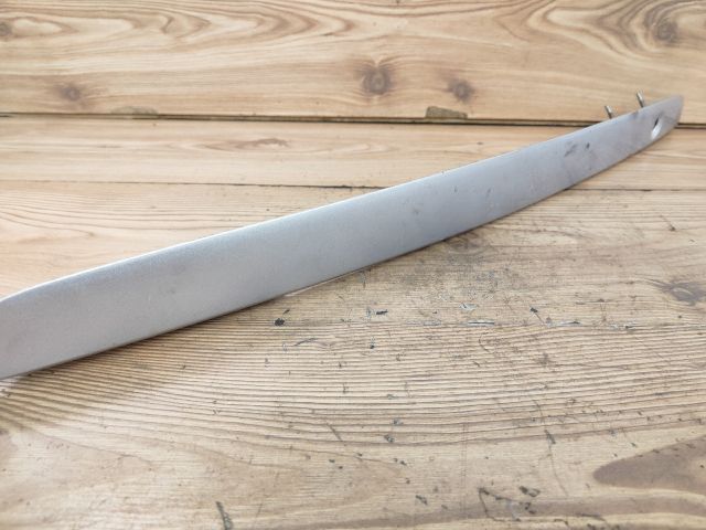 bontott MAZDA 323 Csomagtérajtó Díszléc