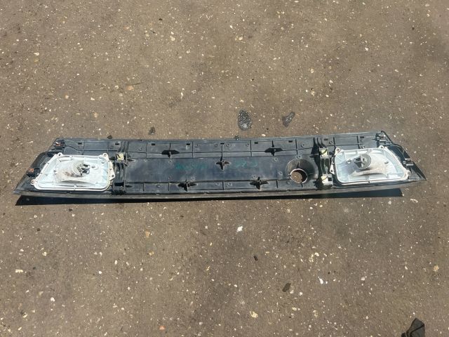 bontott MAZDA 323 Csomagtérajtó Díszléc