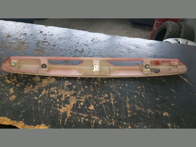 bontott MAZDA 323 Csomagtérajtó Díszléc